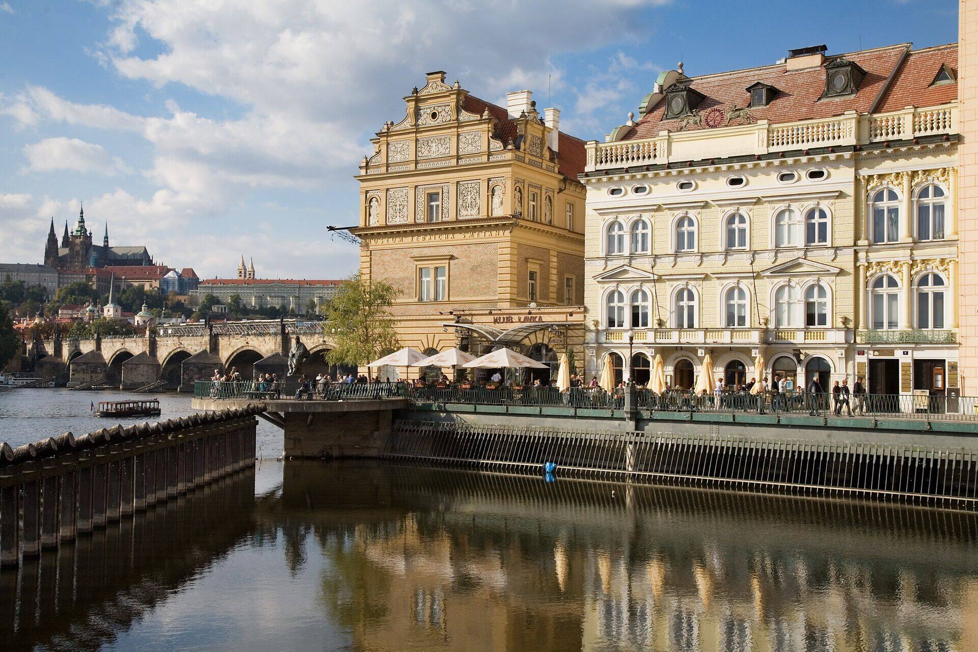 Karlsbrücke und die Moldau